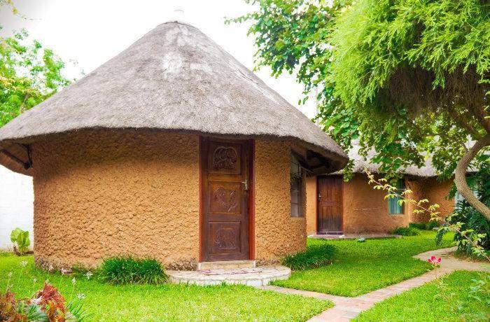 Reed Mat Lodge Лусака Экстерьер фото